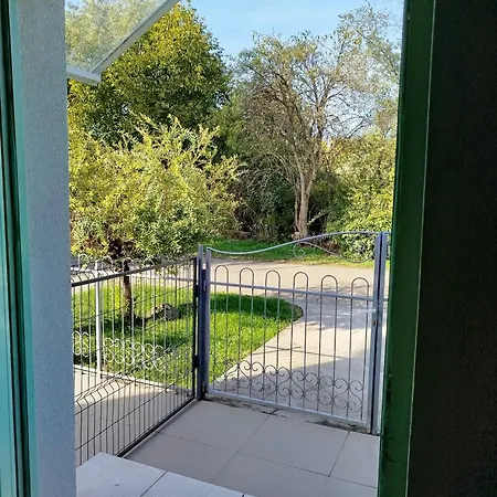 Santorini * 스렘스카 미트로비차